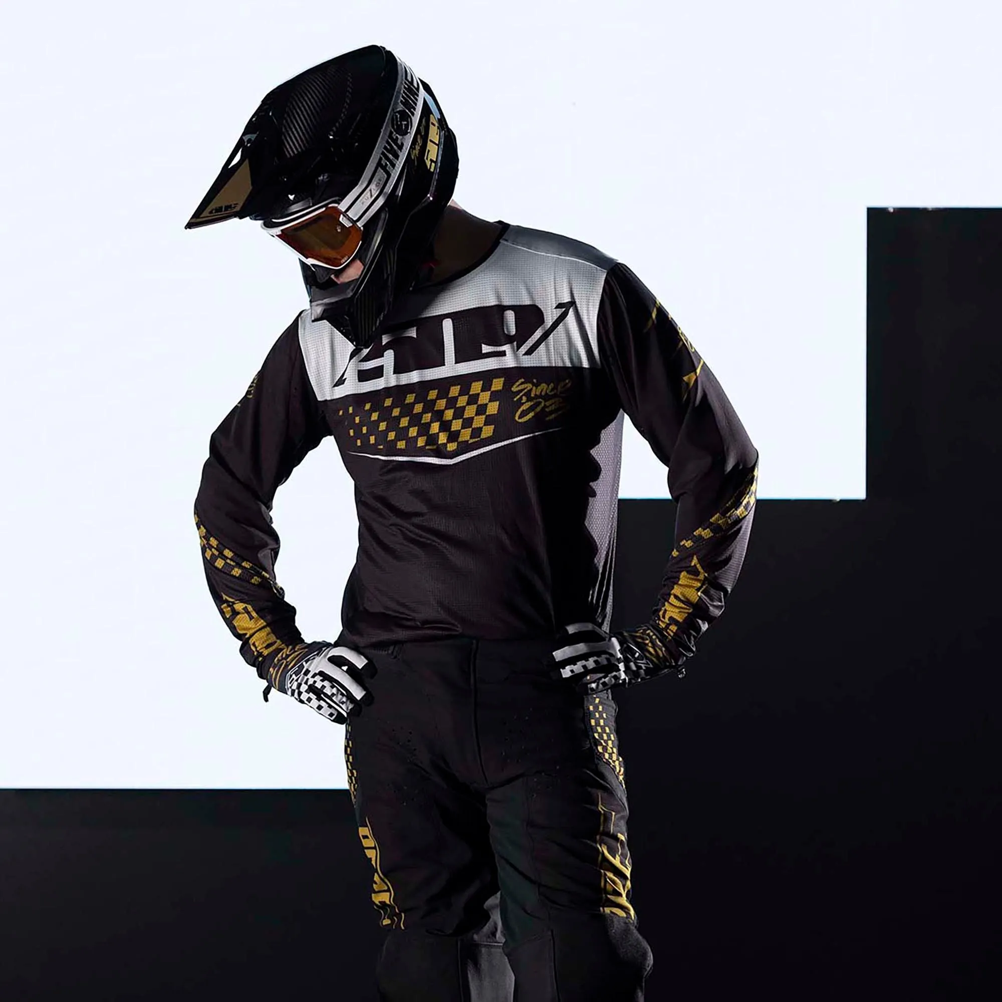 509  Race 5 Jersey Long Sleeve Drop Tail Perforated Light Speedsta Black Gold