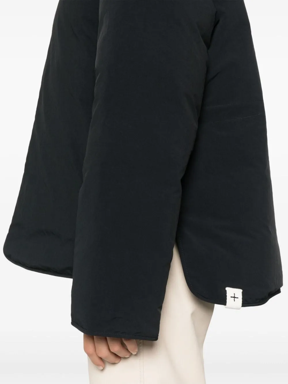 BLACK RECYCLED POLYESTER DOWN-FEATHER COAT