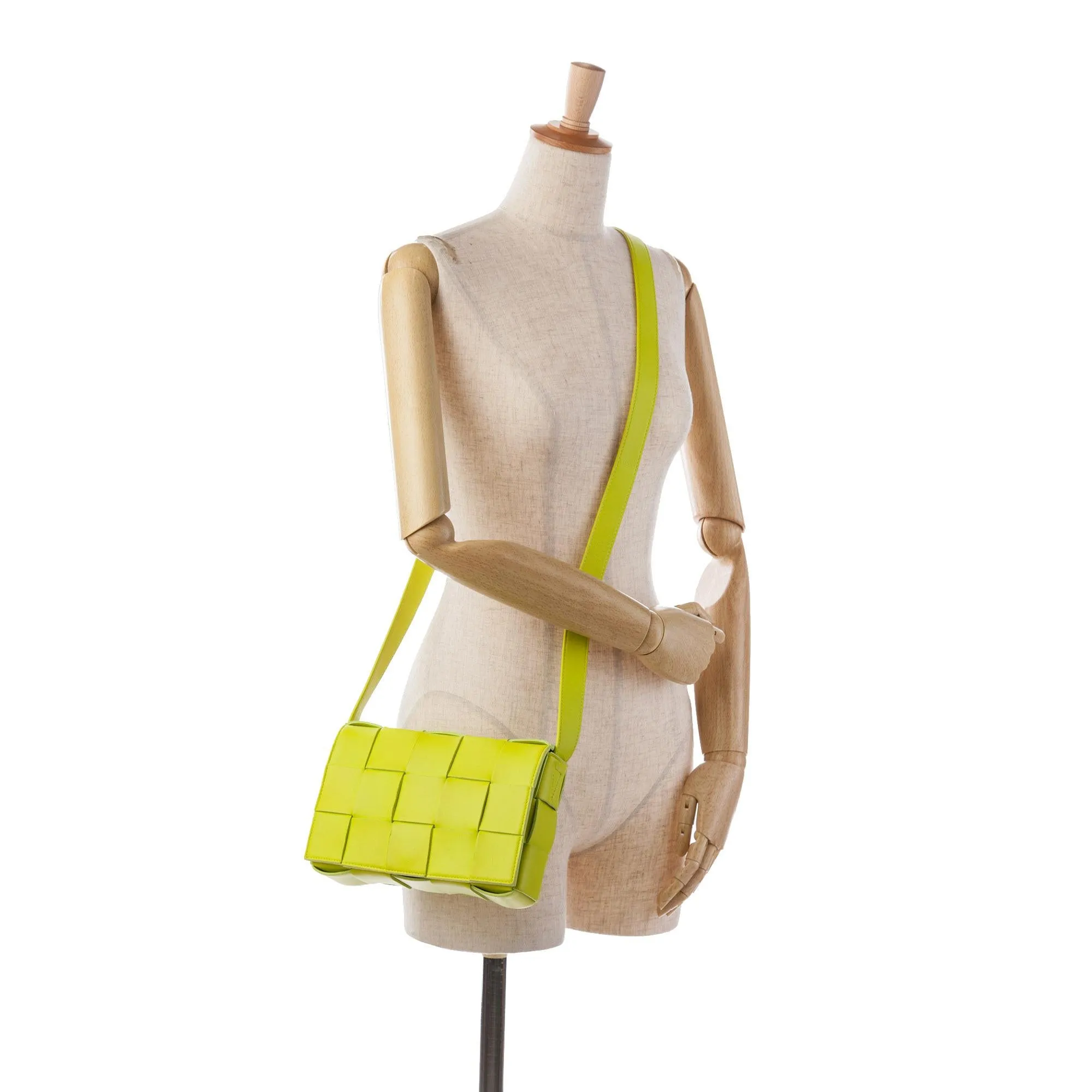 Bottega Veneta Intrecciato Cassette Crossbody (SHG-0qIG2c)
