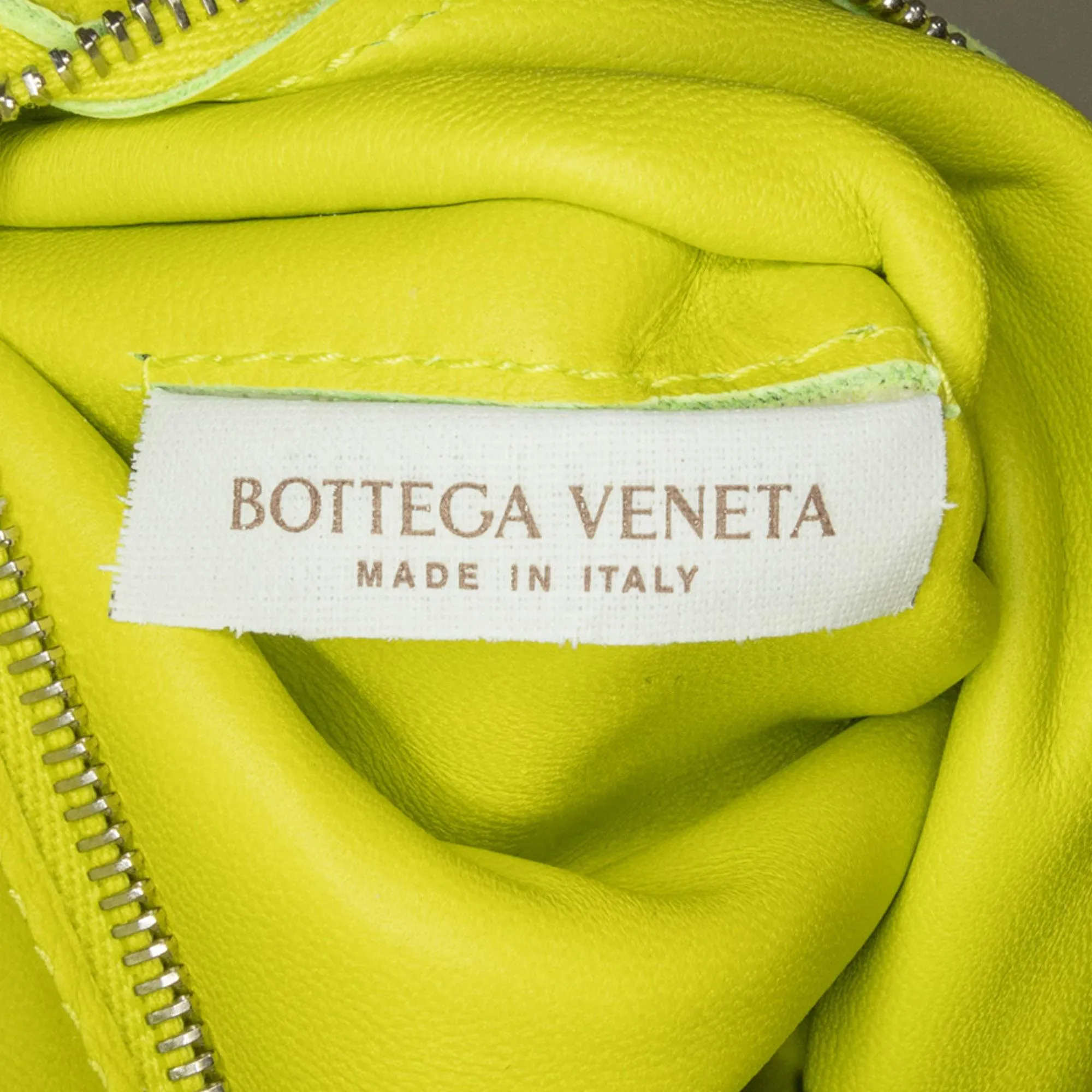 Bottega Veneta Intrecciato Cassette Crossbody (SHG-0qIG2c)
