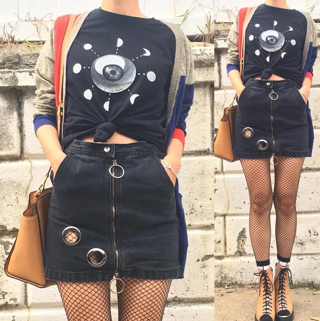 EYEBALL MOON UNISEX TEE