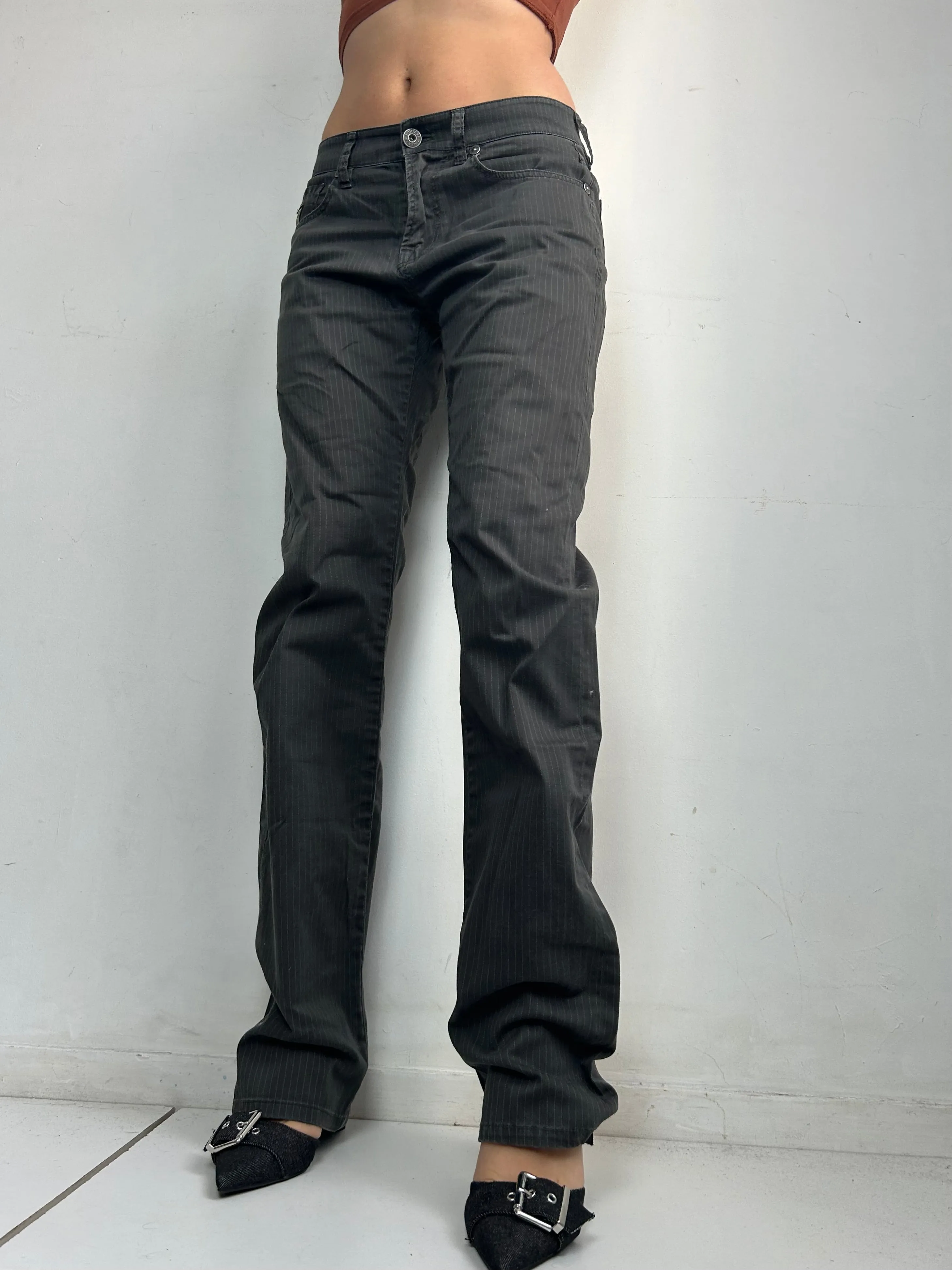 Grey denim low waist baggy pants (M)