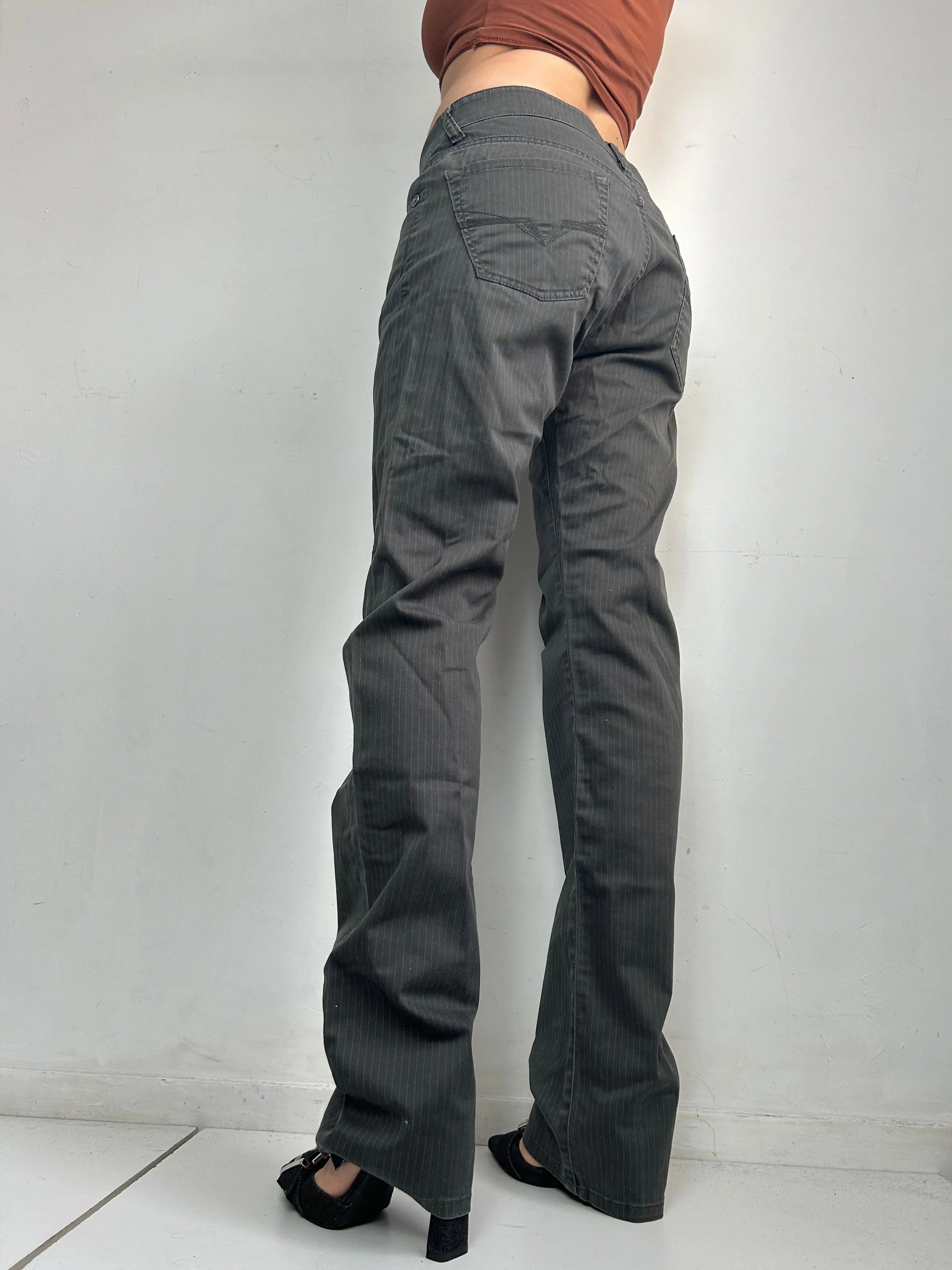 Grey denim low waist baggy pants (M)