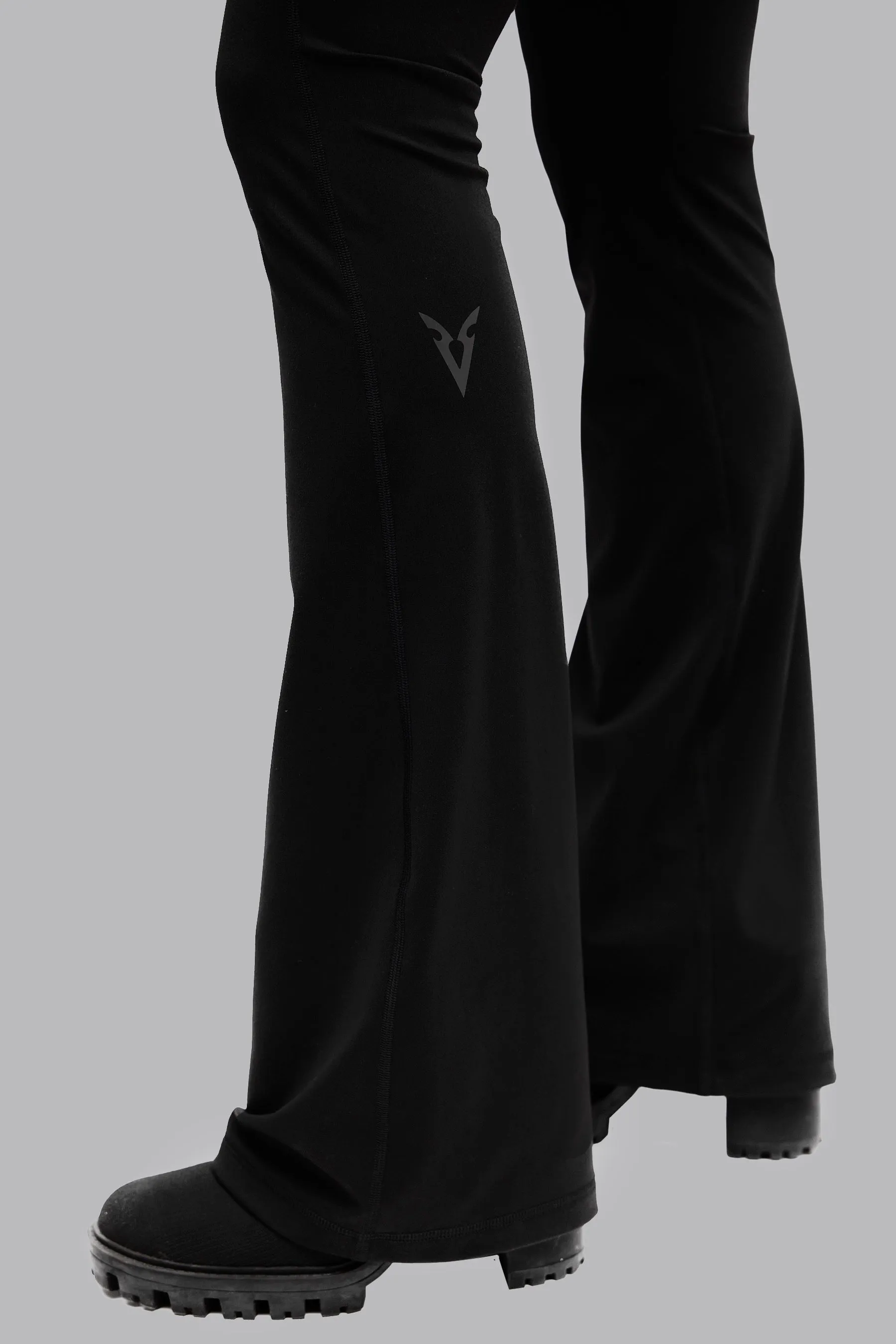 V_SCULPT® FLARED LEGGINGS - Black